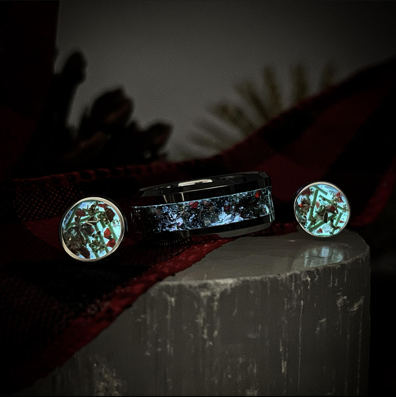 Mari Christmas Ring and Earrings Set